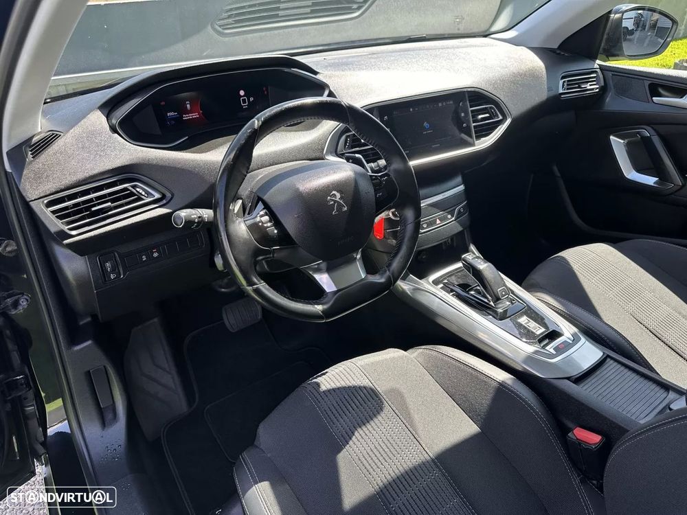 Peugeot 308 SW BlueHDi 130 EAT8 Allure Pack - 26