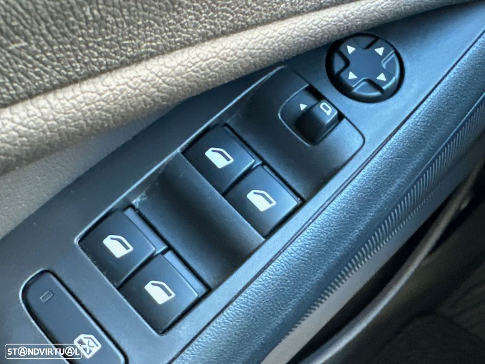 Opel Crossland 1.2 T Elegance - 21