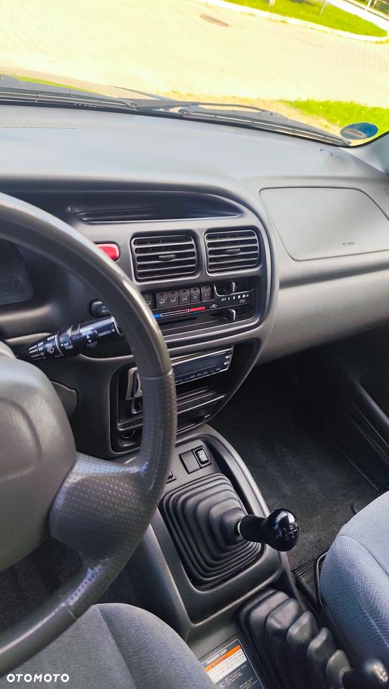 Suzuki Grand Vitara 2.7 V6 - 30