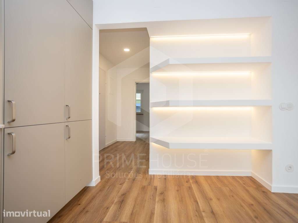 Apartamento Renovado T2 em Amora com terraço - Grande imagem: 5/30