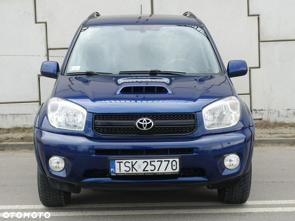 Toyota RAV4 D-4D 4x4 - 5