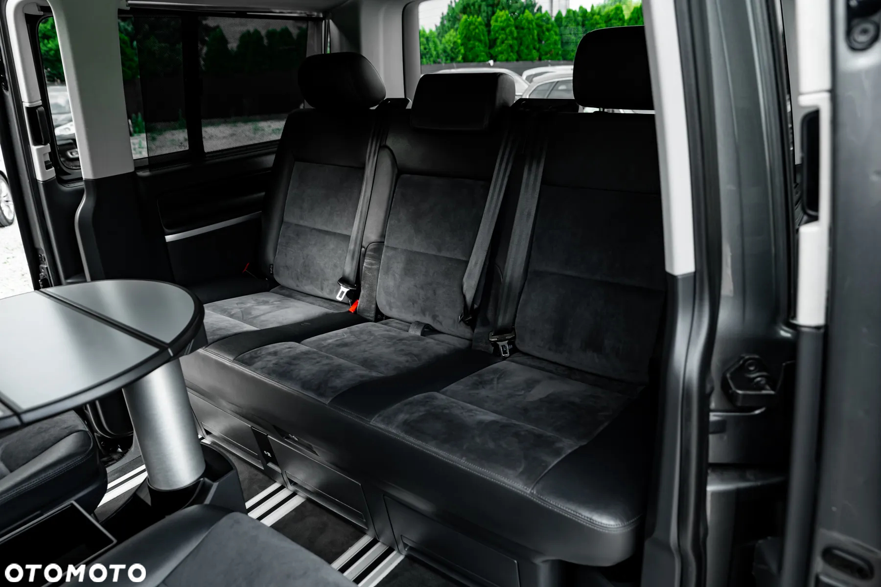 Volkswagen Multivan - 21