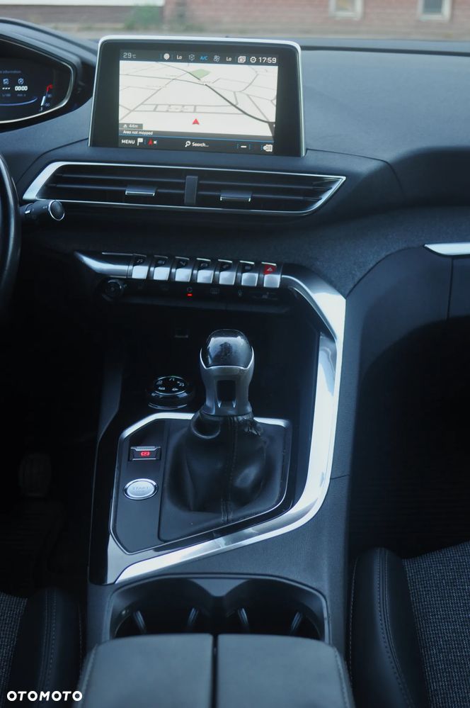 Peugeot 3008 PureTech 130 Style - 17