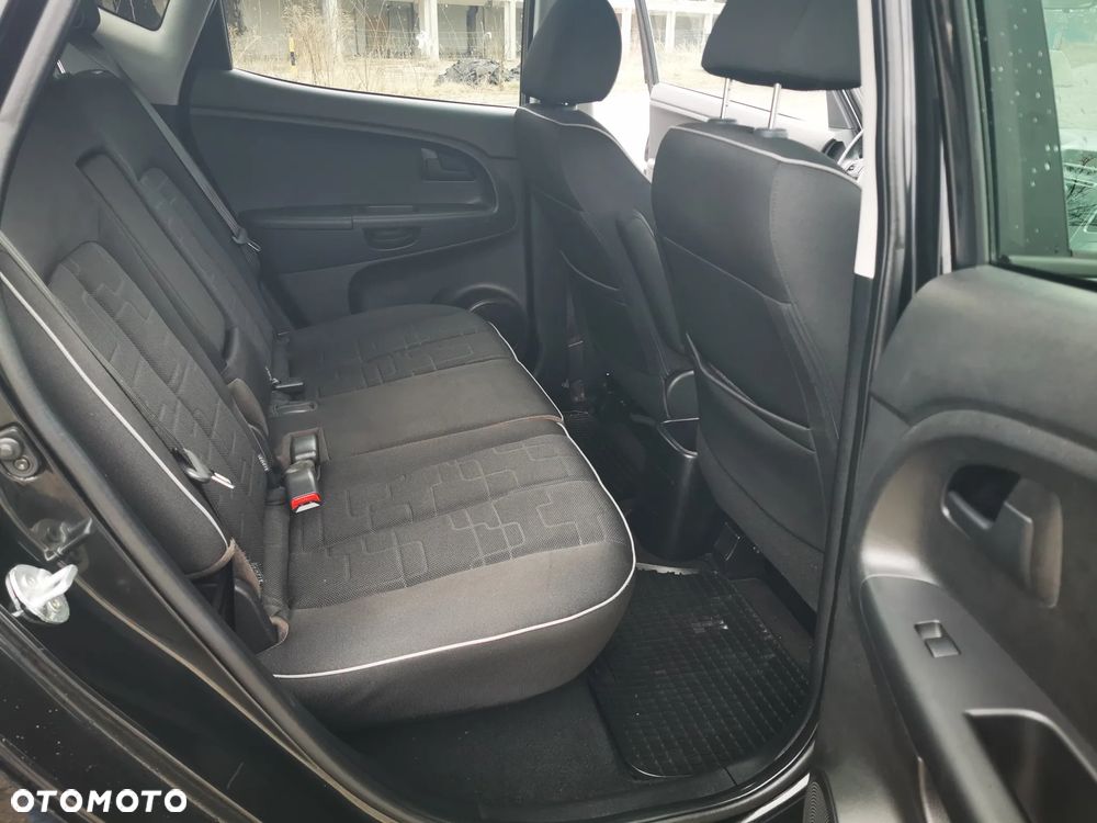 Kia Venga 1.6 CRDi 128 Business Line - 14