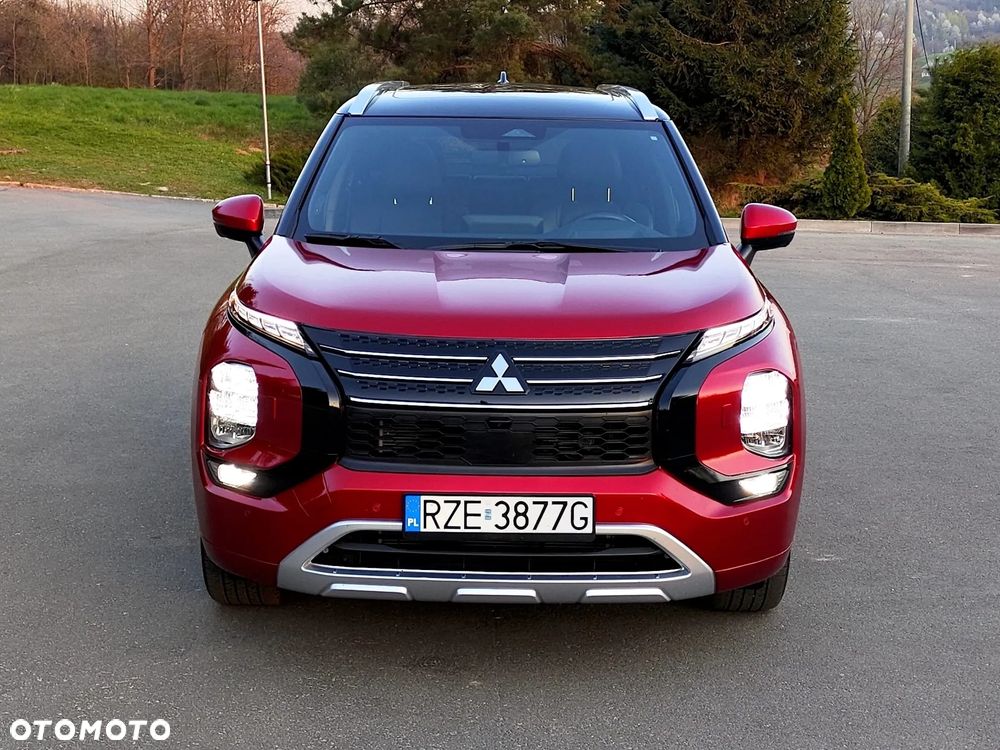 Mitsubishi Outlander - 2