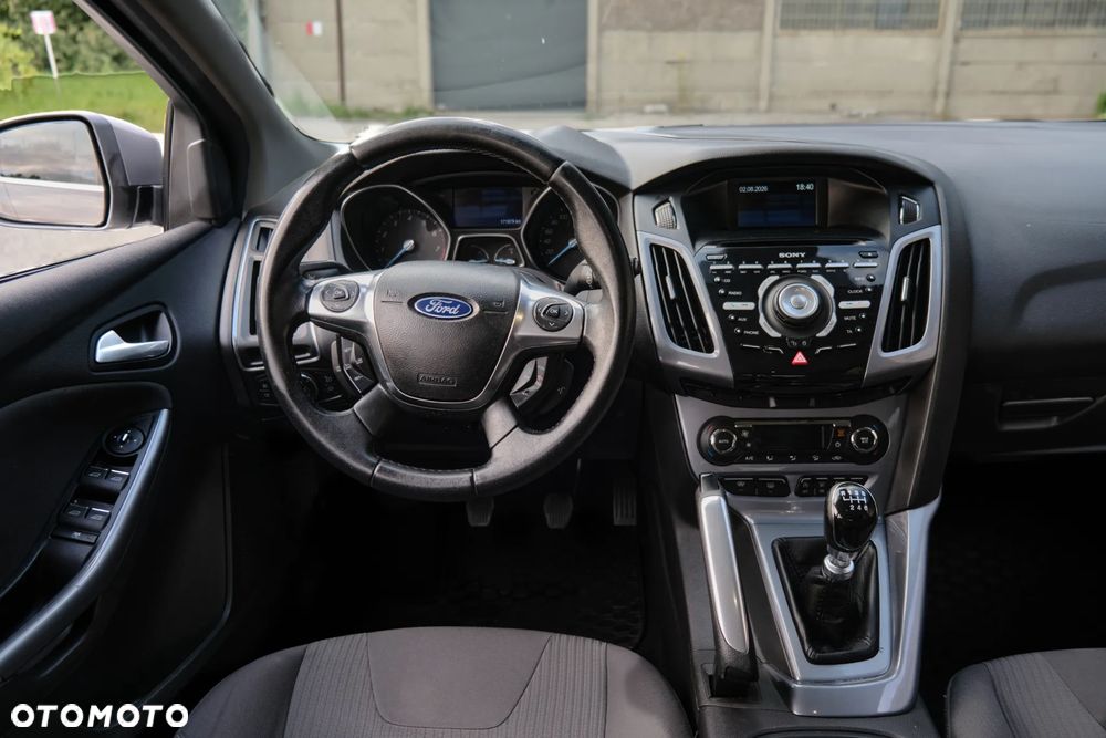 Ford Focus 1.6 EcoBoost Titanium - 11