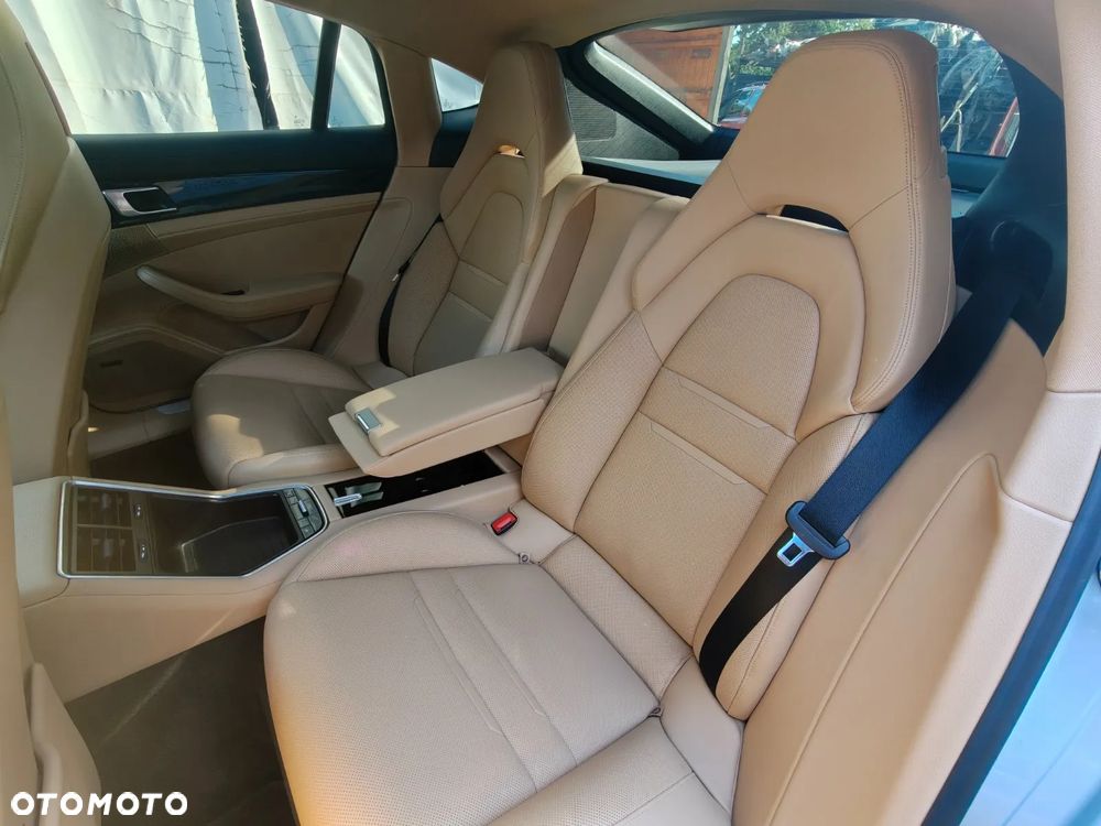 Porsche Panamera 4 - 15