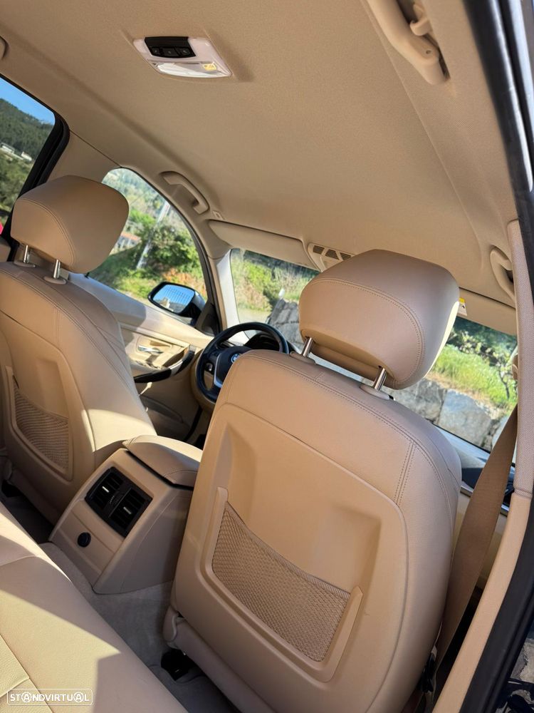 BMW 318 d Auto Line Sport - 11