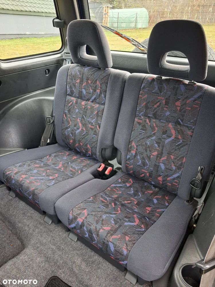 Toyota RAV4 2.0 - 8
