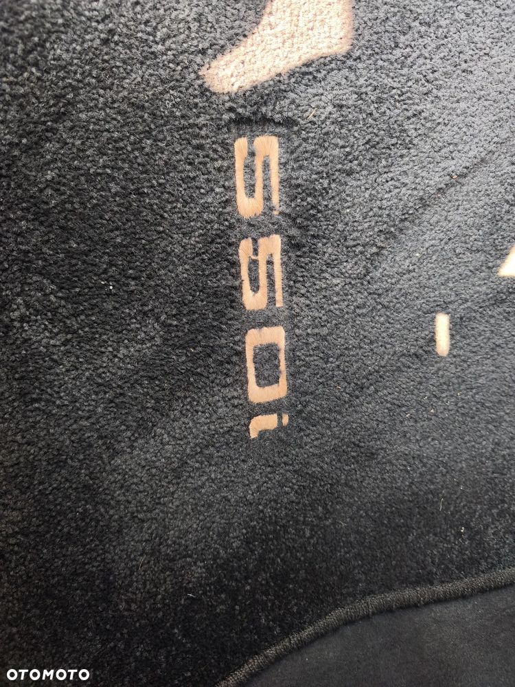 BMW Seria 5 550i - 13