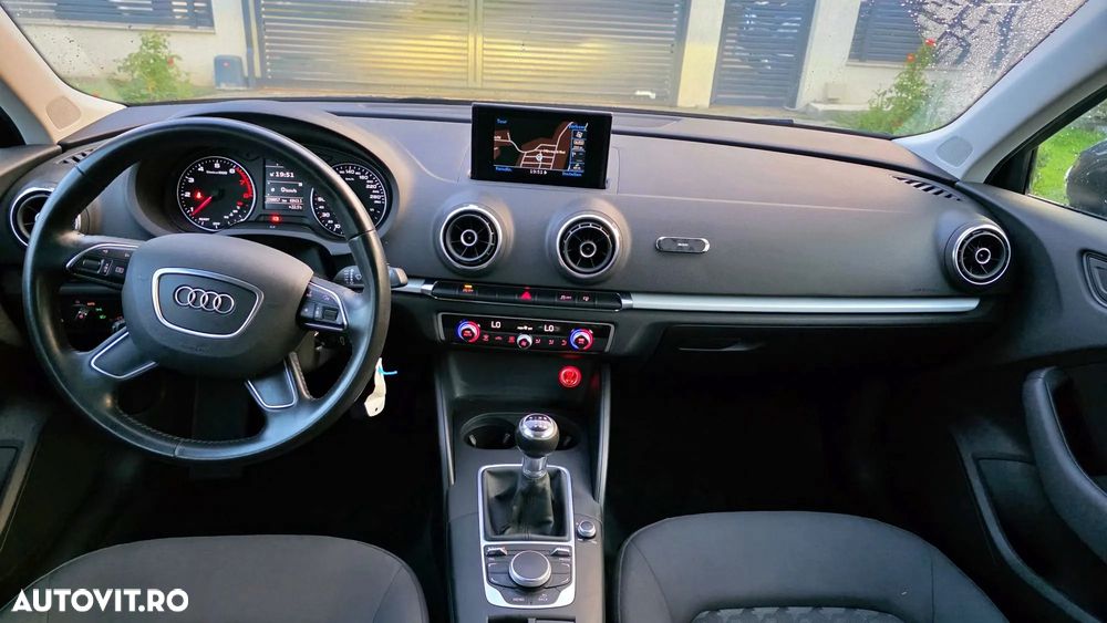 Audi A3 Sportback 1.2 TFSI Attraction - 3