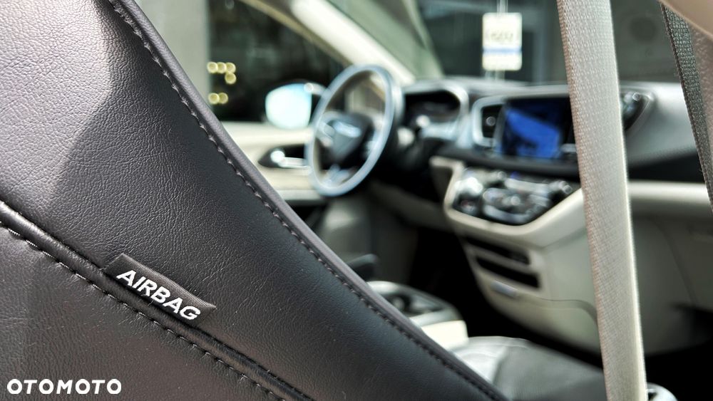 Chrysler Pacifica - 17