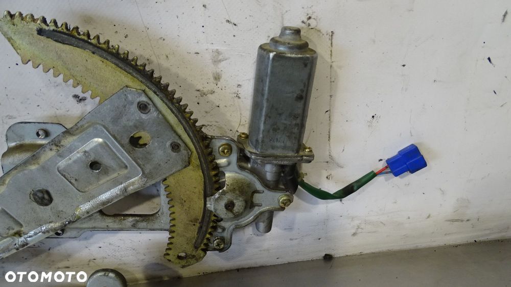 PODNOŚNIK SZYB LEWY PRZÓD SUBARU FORESTER I 2.0 - 5