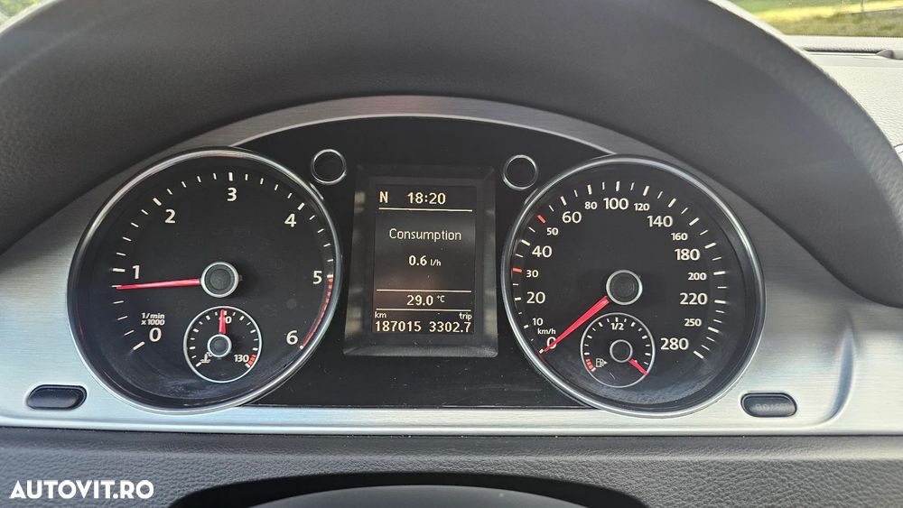 Volkswagen Passat 2.0 TDI BlueMotion Technology Highline - 9