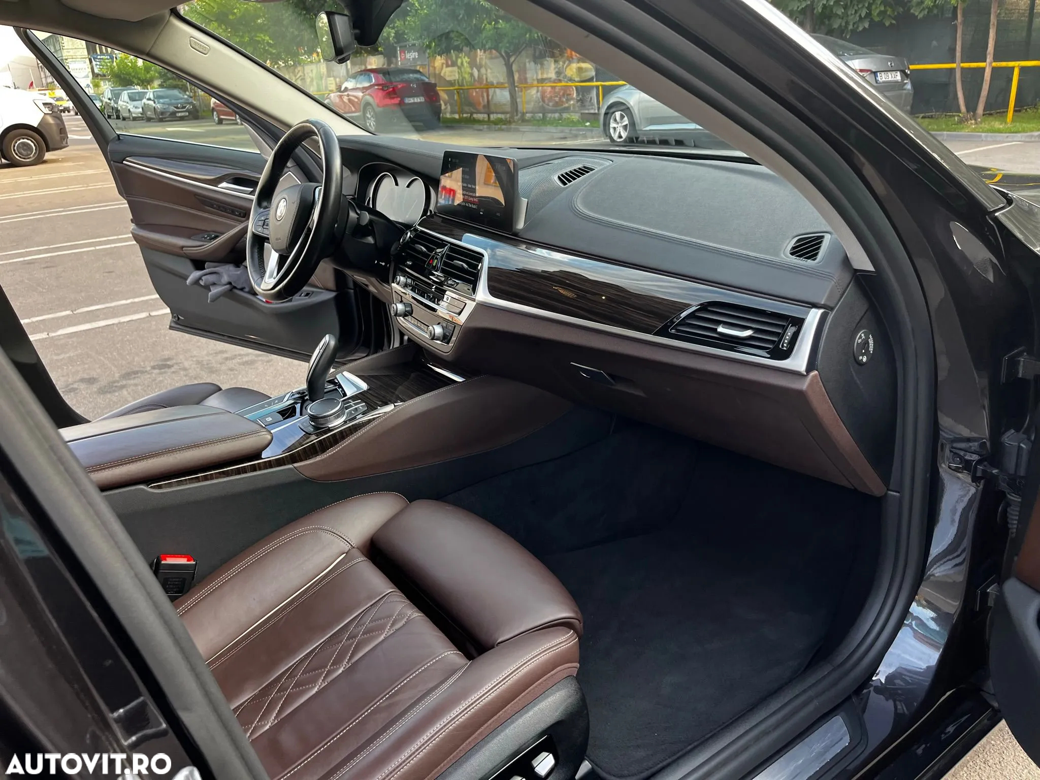BMW Seria 5 520d Aut. Luxury Line - 10