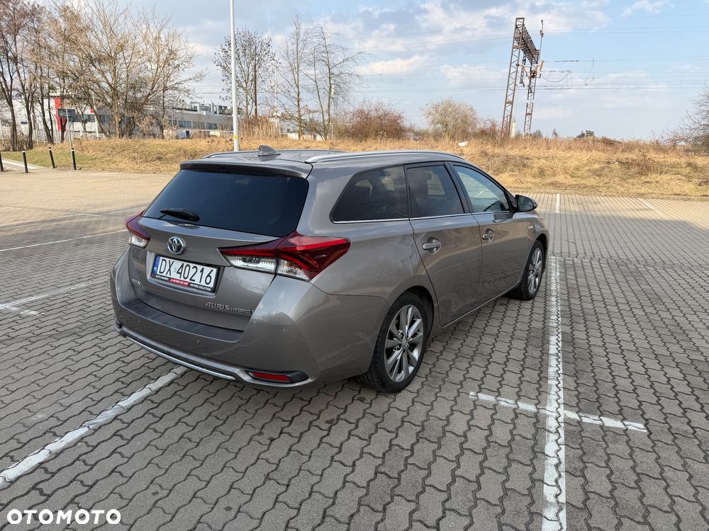 Toyota Auris 1.8 Executive - 3