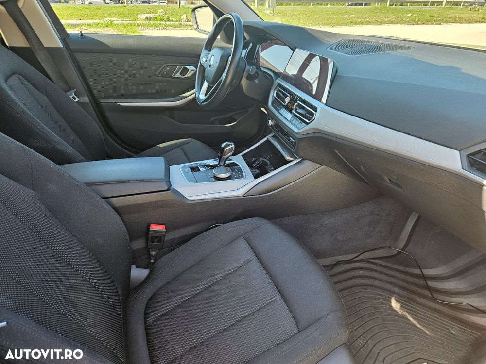 BMW Seria 3 320i xDrive AT - 19