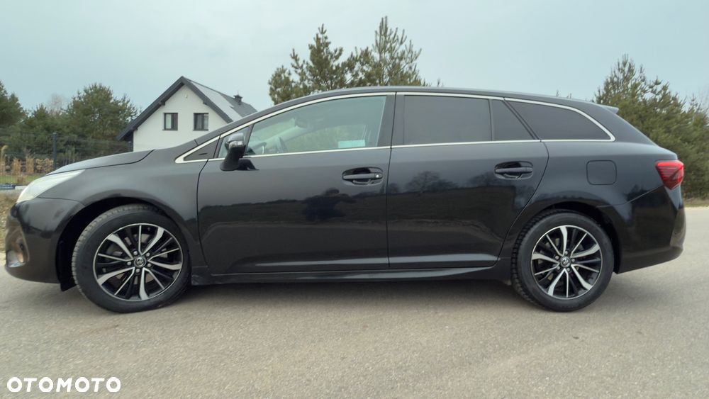 Toyota Avensis 2.0 D-4D Prestige - 2