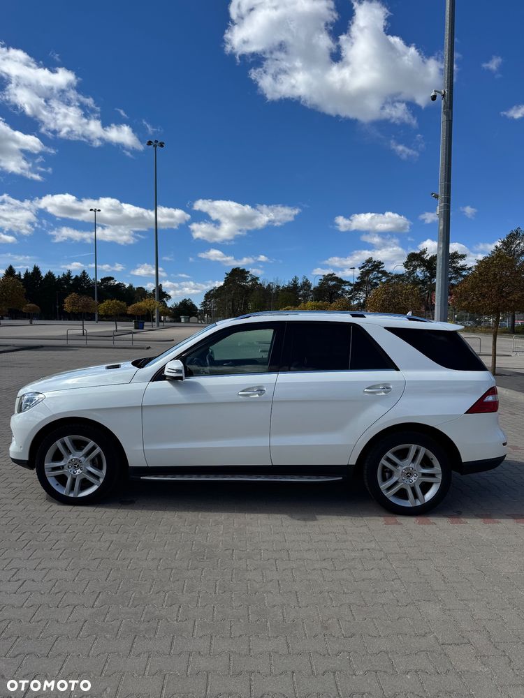 Mercedes-Benz ML 350 4MATIC BlueEFFICIENCY 7G-TRONIC Edition 1 - 2