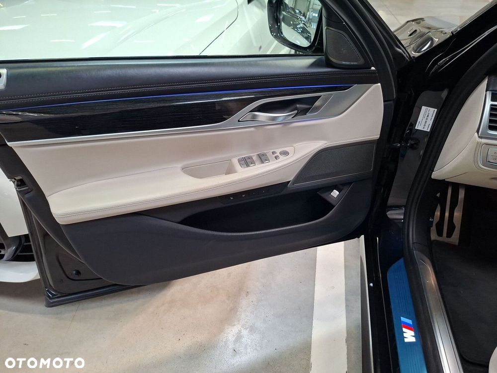 BMW Seria 7 - 12