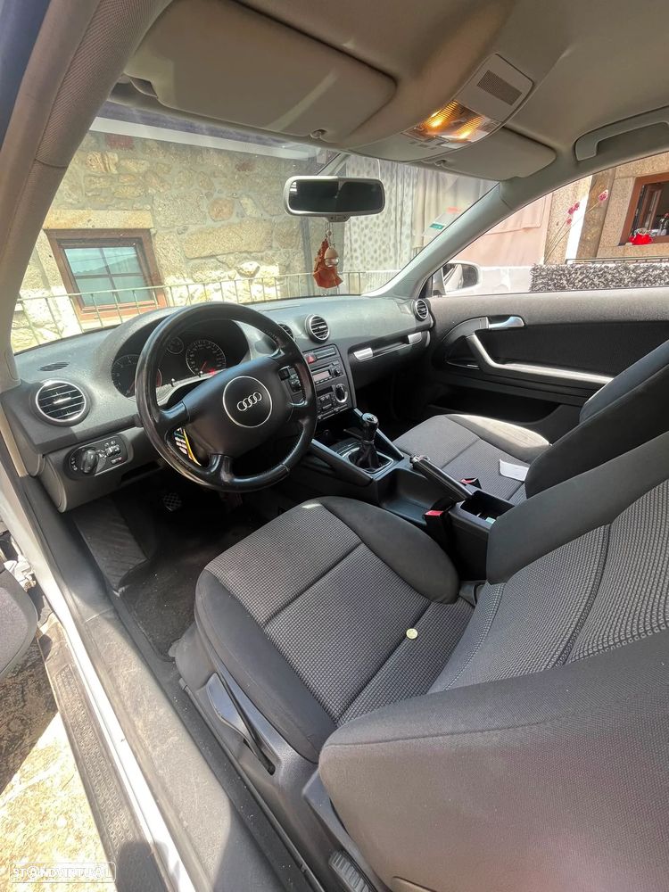 Audi A3 1.6 Ambiente - 6