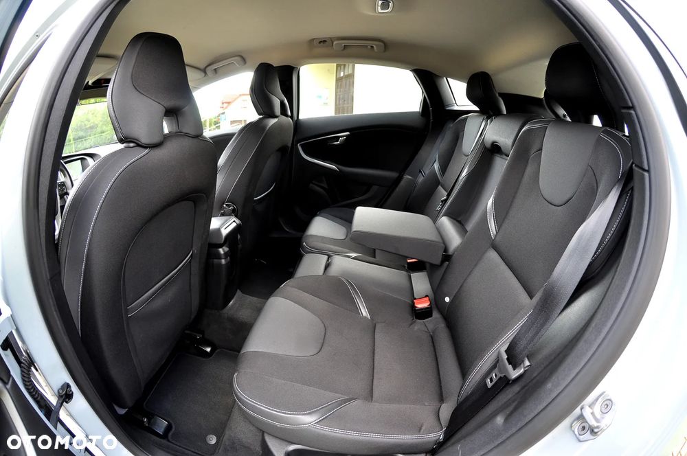 Volvo V40 D3 Inscription - 18