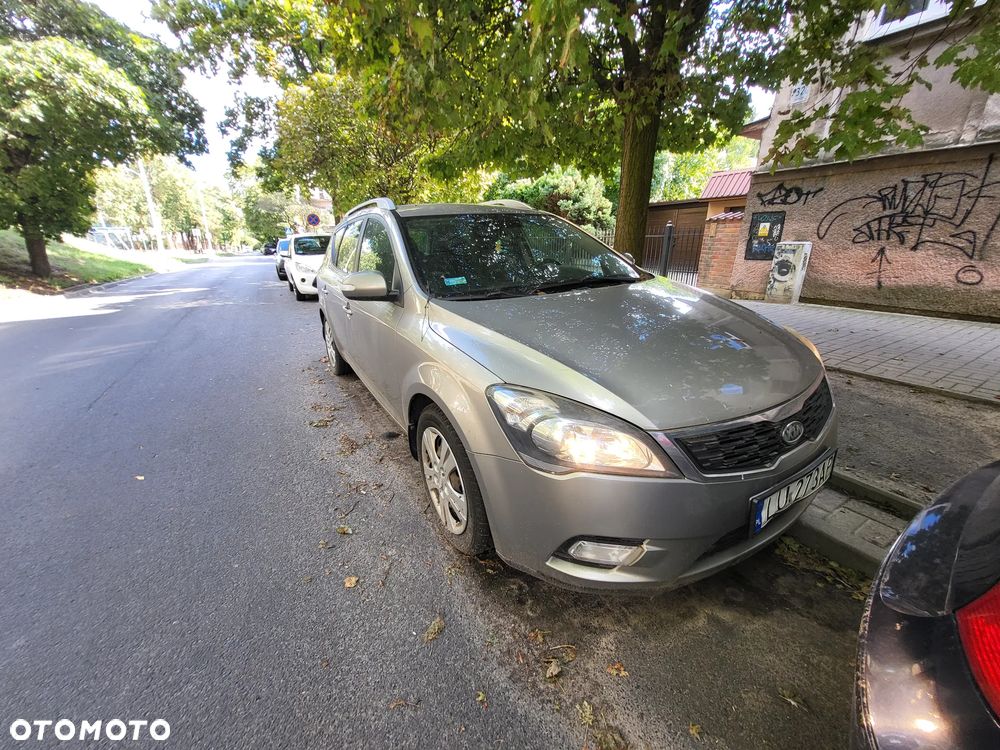 Kia Ceed 1.6 Crdi Comfort + - 4