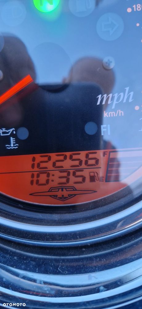 Suzuki Boulevard - 4