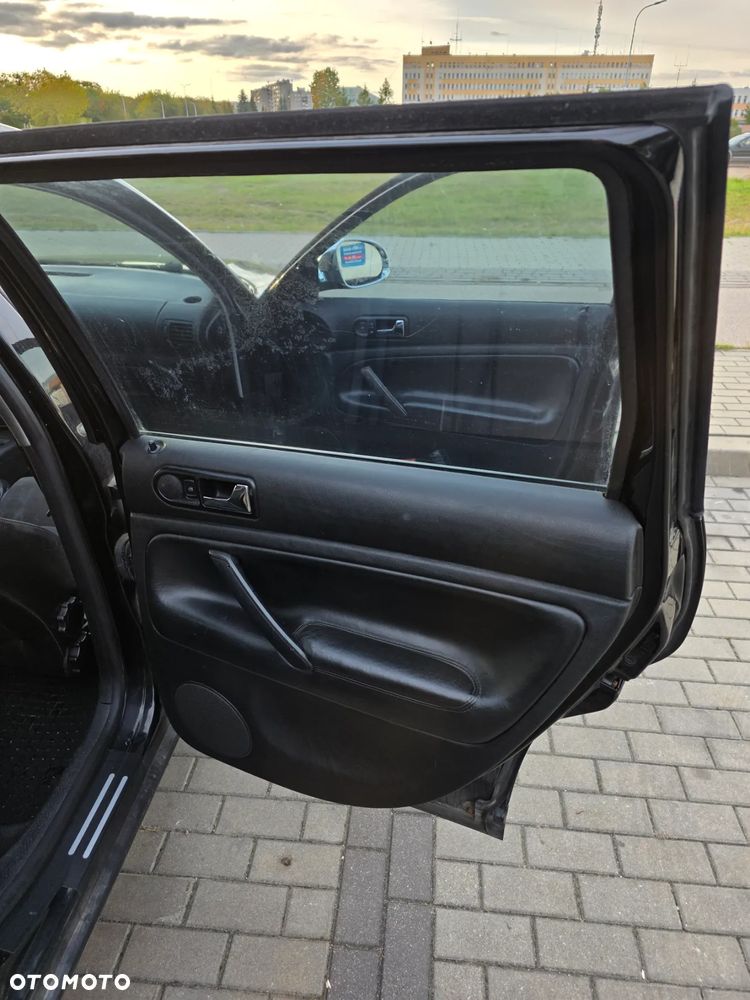 Volkswagen Passat - 25