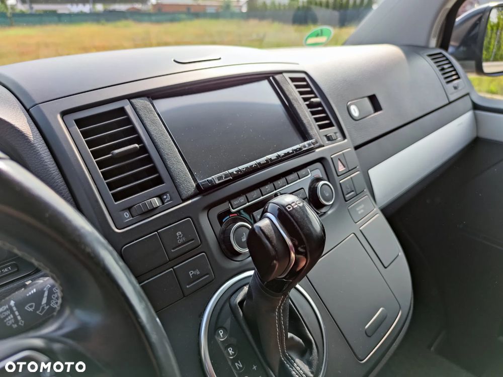 Volkswagen Multivan - 26