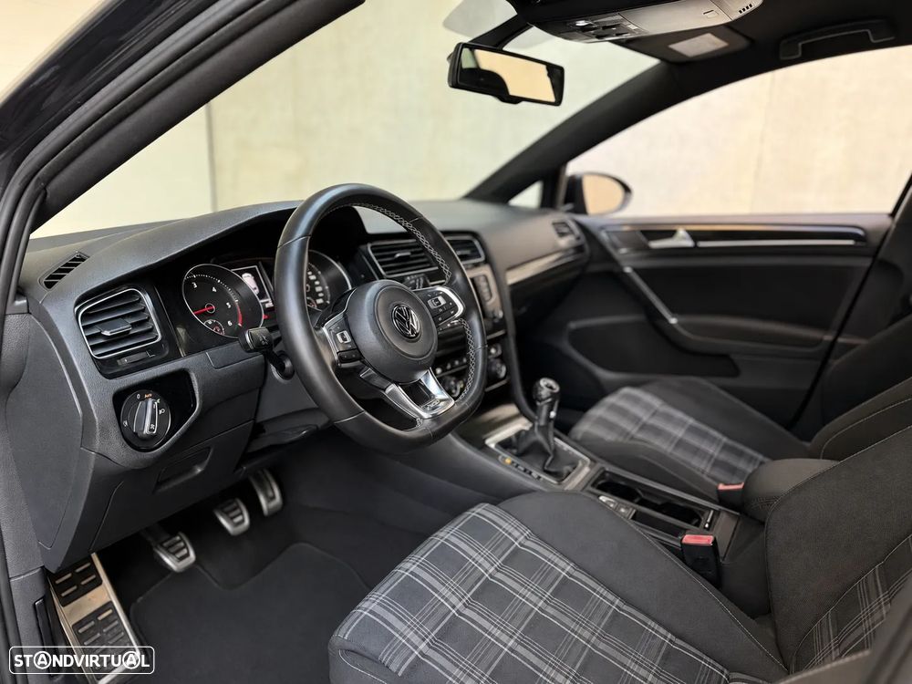 VW Golf 2.0 TDI GTD - 14
