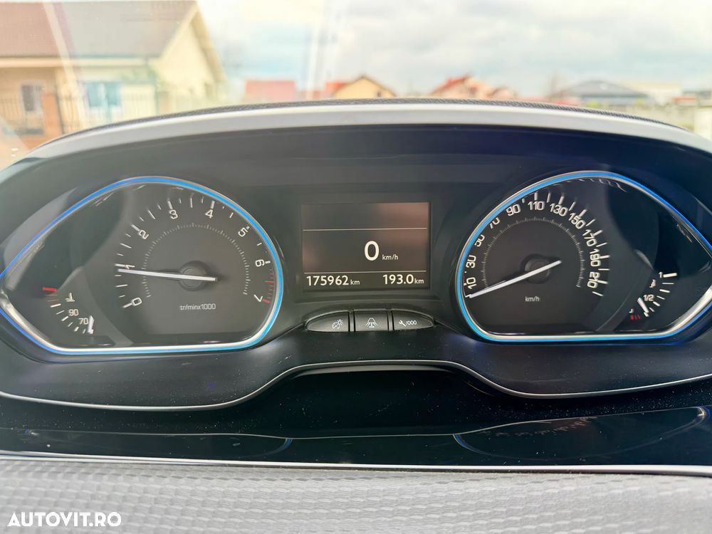 Peugeot 2008 PureTech 130 Stop&Start GT-Line Edition - 17