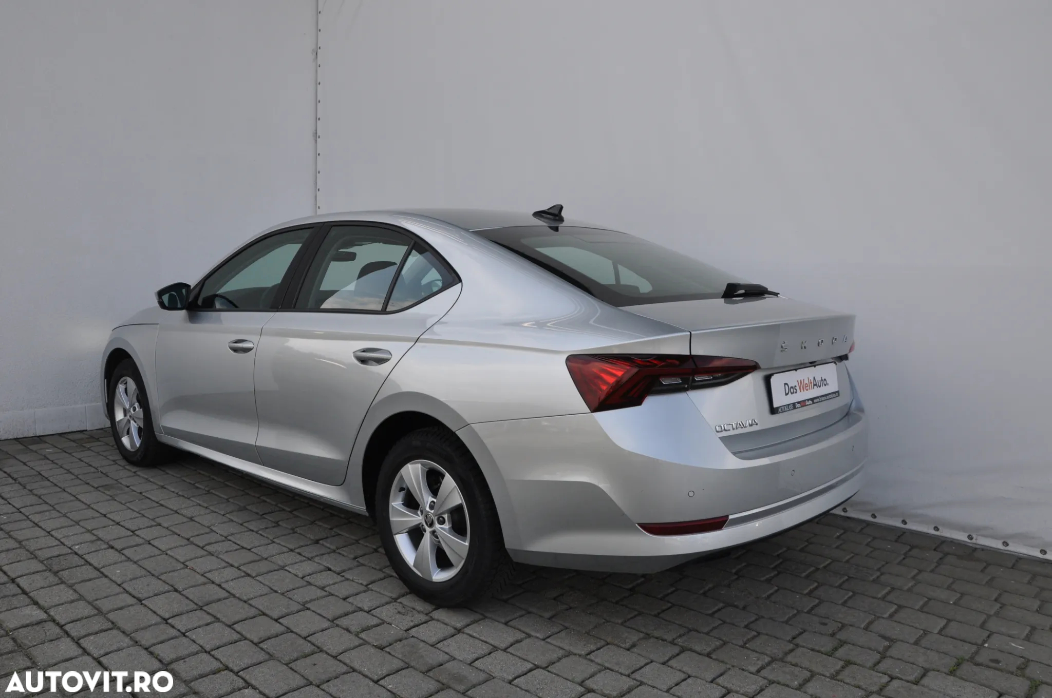 Skoda Octavia 2.0 TDI DSG Ambition - 3