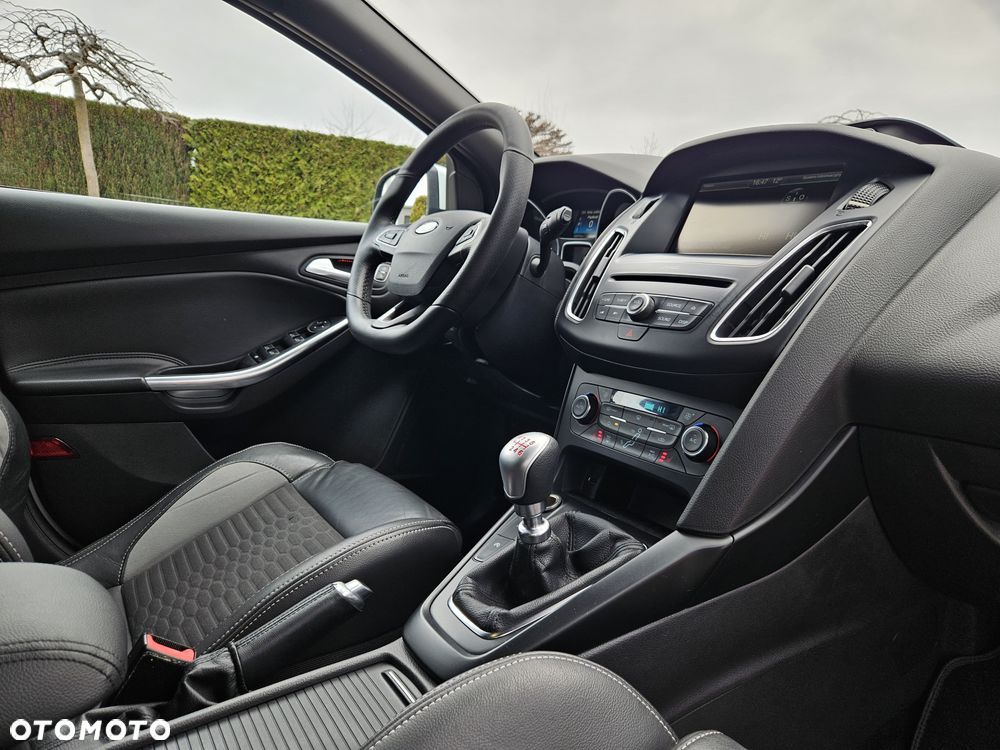 Ford Focus - 8