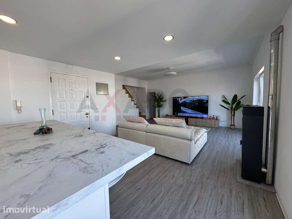 T1 + 1 Duplex Remodelado e Mobilado no Centro de Seia - Último Anda... - Grande imagem: 4/19