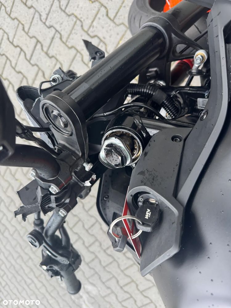 KTM Duke 790 - 29