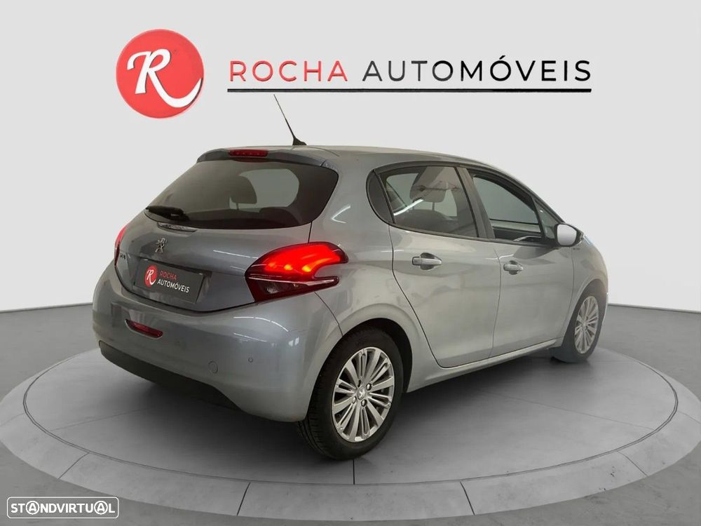 Peugeot 208 1.2 PureTech Signature - 2