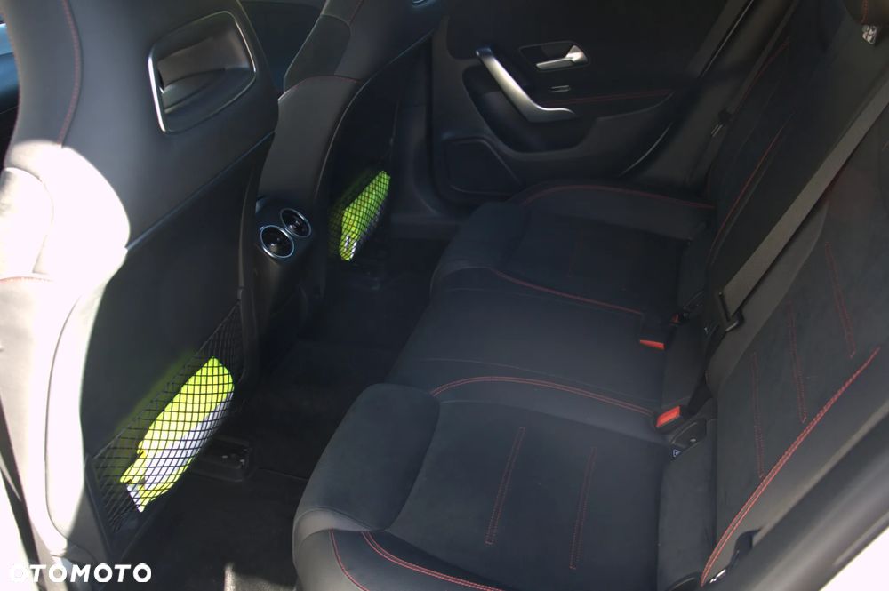 Mercedes-Benz CLA 220 AMG Line 7G-DCT - 29