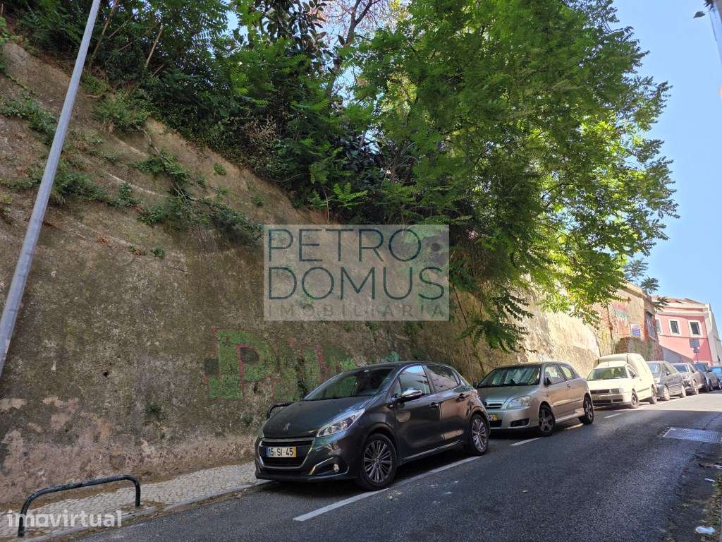 EDIFÍCIO COM POSSIBILIDADE DE CONSTRUÇÃO DE 1.000m2 - Grande imagem: 3/5