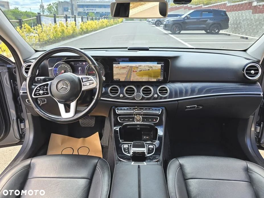 Mercedes-Benz Klasa E 220 d 4Matic 9G-TRONIC Avantgarde - 11