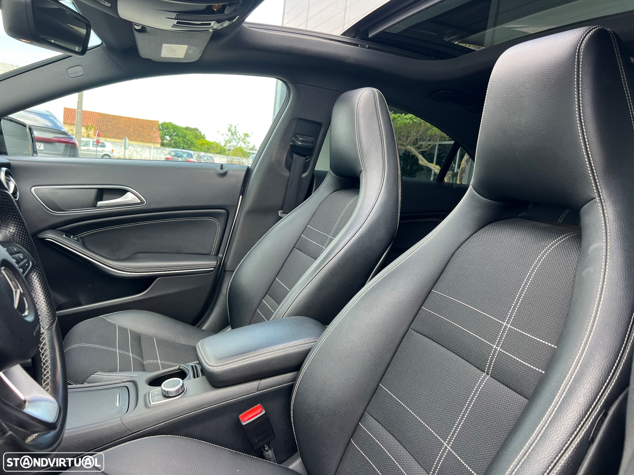 Mercedes-Benz CLA 200 - 13
