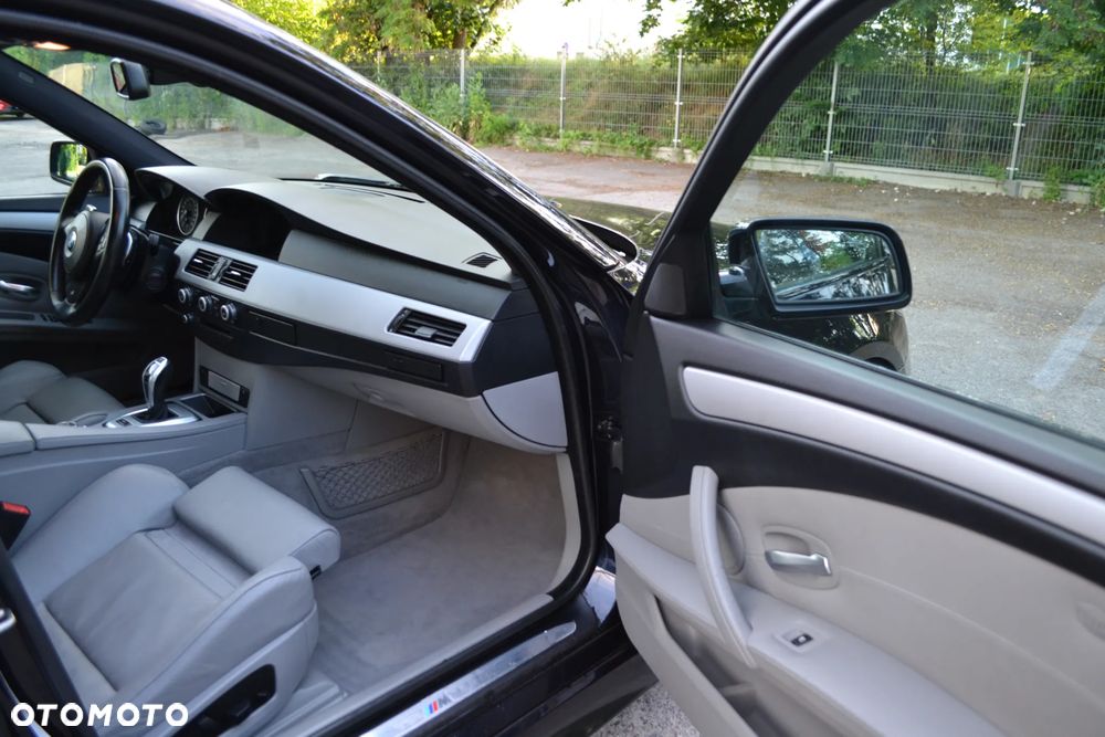 BMW Seria 5 530i Sport-Aut Edition Sport - 24