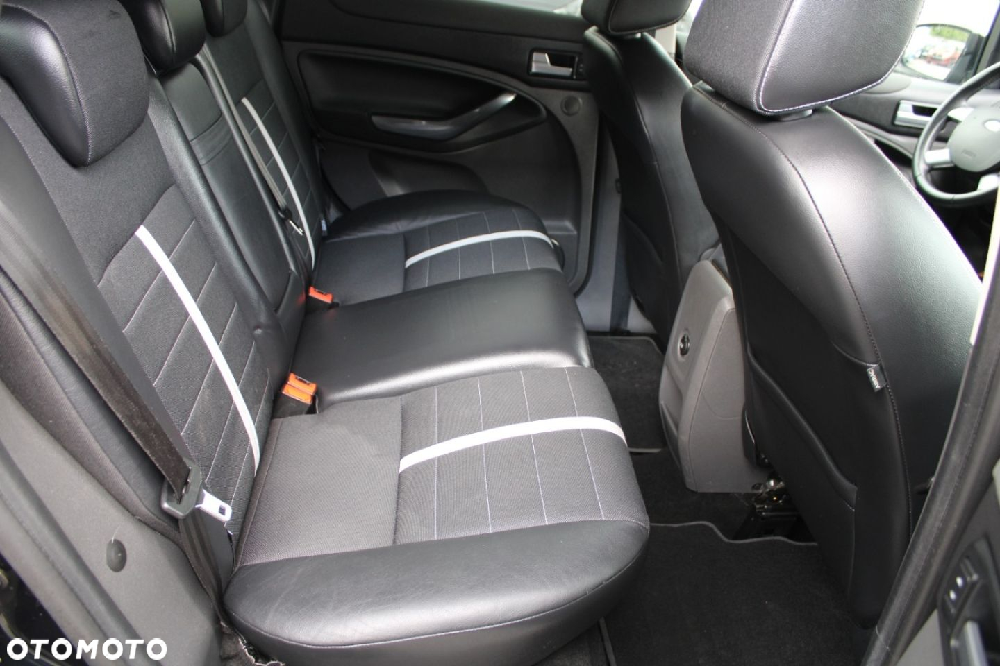 Ford Kuga - 28