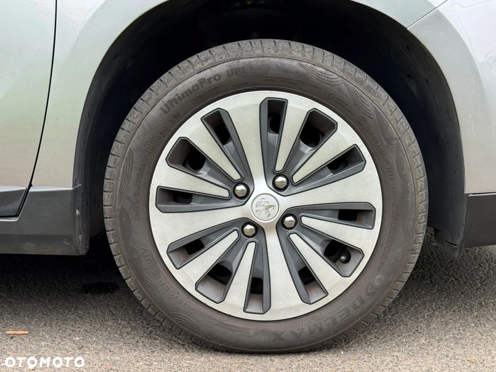 Peugeot 2008 - 8