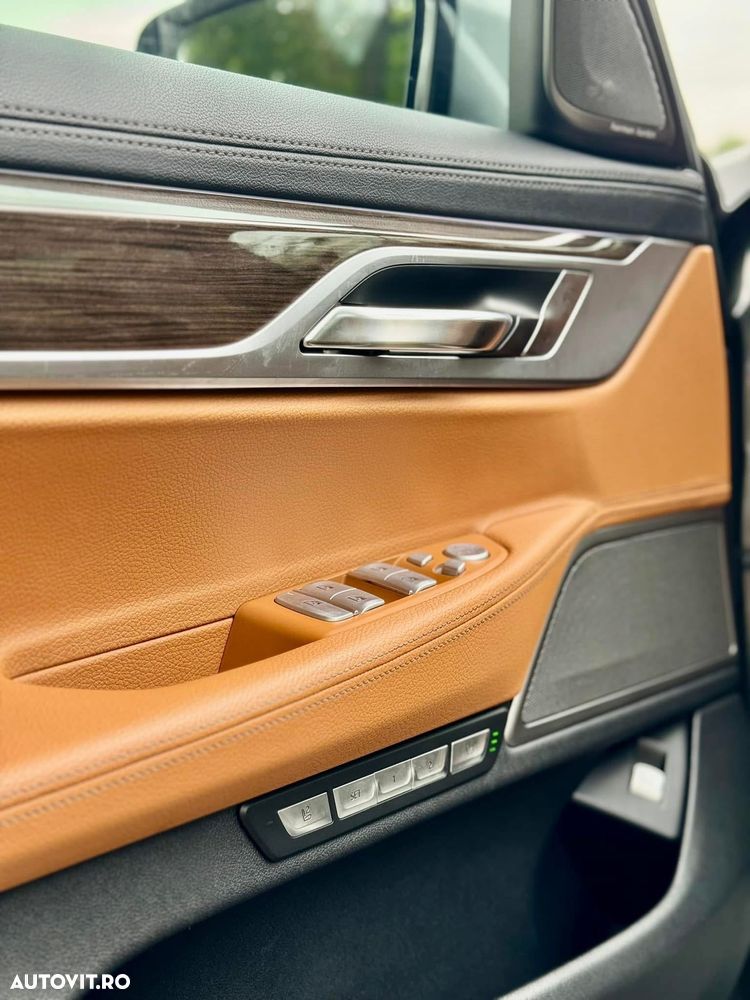 BMW Seria 7 730d xDrive - 28