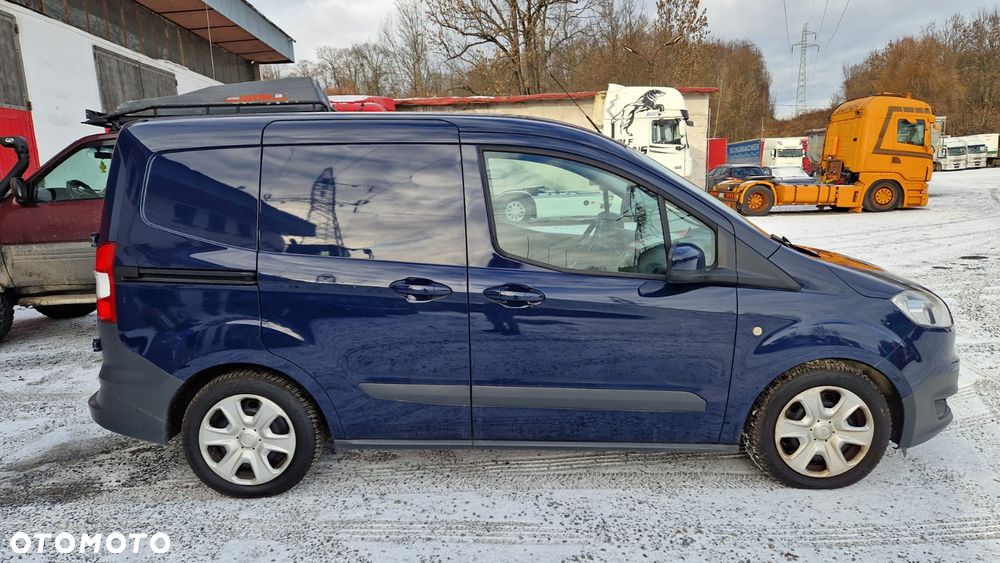 Ford Transit Courier - 15