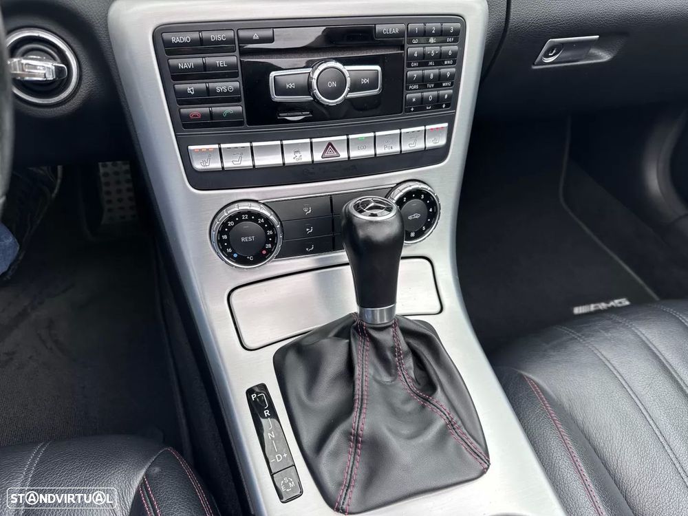 Mercedes-Benz SLK 250 (BlueEFFICIENCY) 7G-TRONIC CarbonLOOK Edition - 32