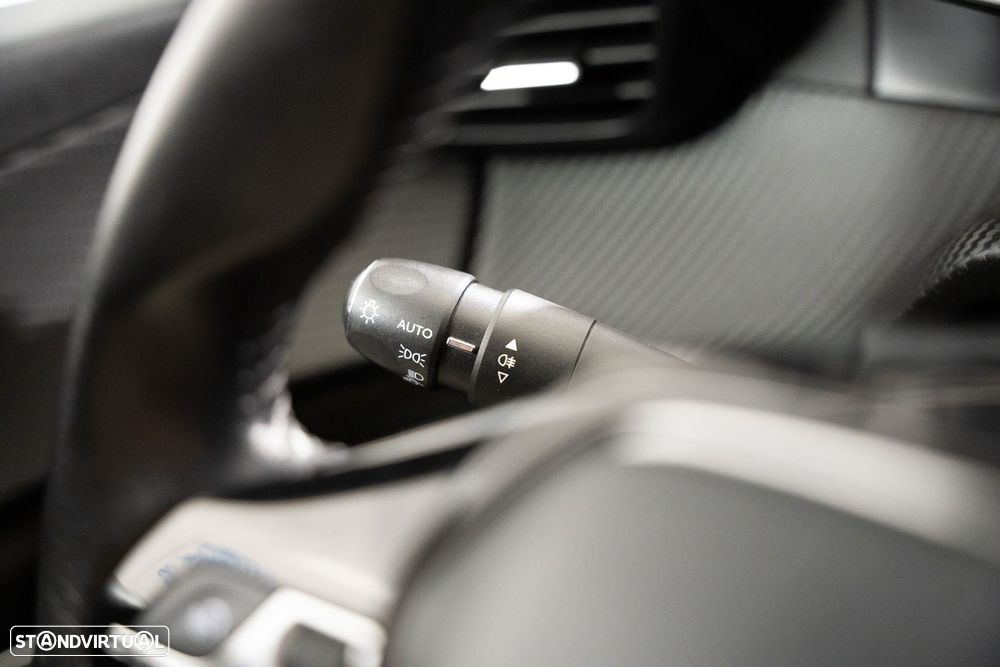 Peugeot 208 1.2 PureTech Allure - 19