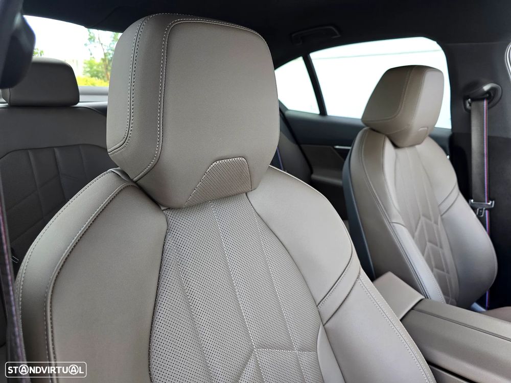 BMW 530 e Pack Desportivo M Pro - 34