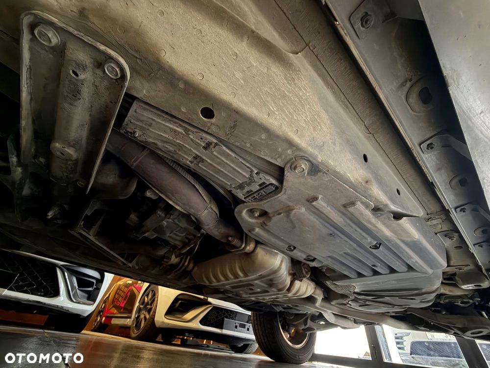 Jeep Grand Cherokee 5.7 V8 Overland Summit EU6 - 17